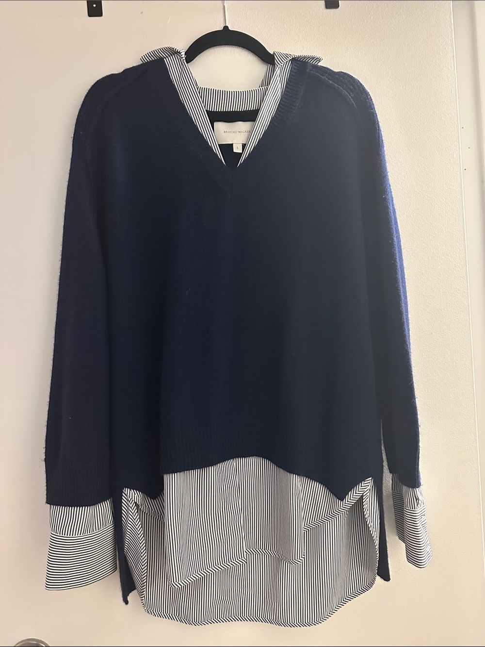 Brochu Walker Navy V-Neck Sweater with Navy-and-White Striped Collar